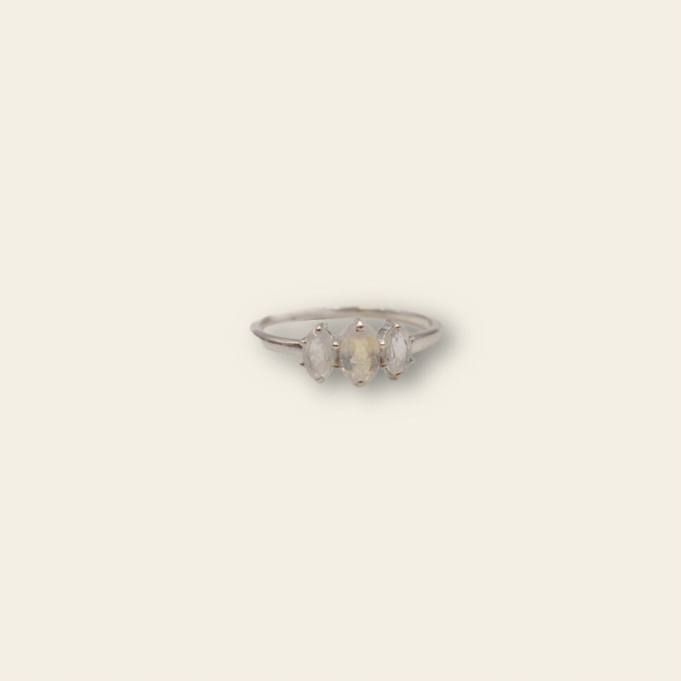 Dainty Cluster Ring
