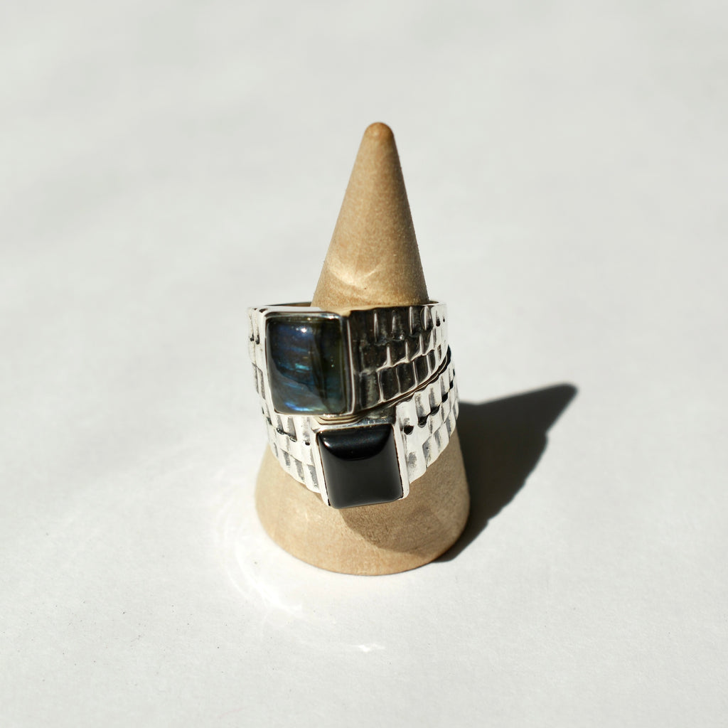 Bold Grid Signet Ring