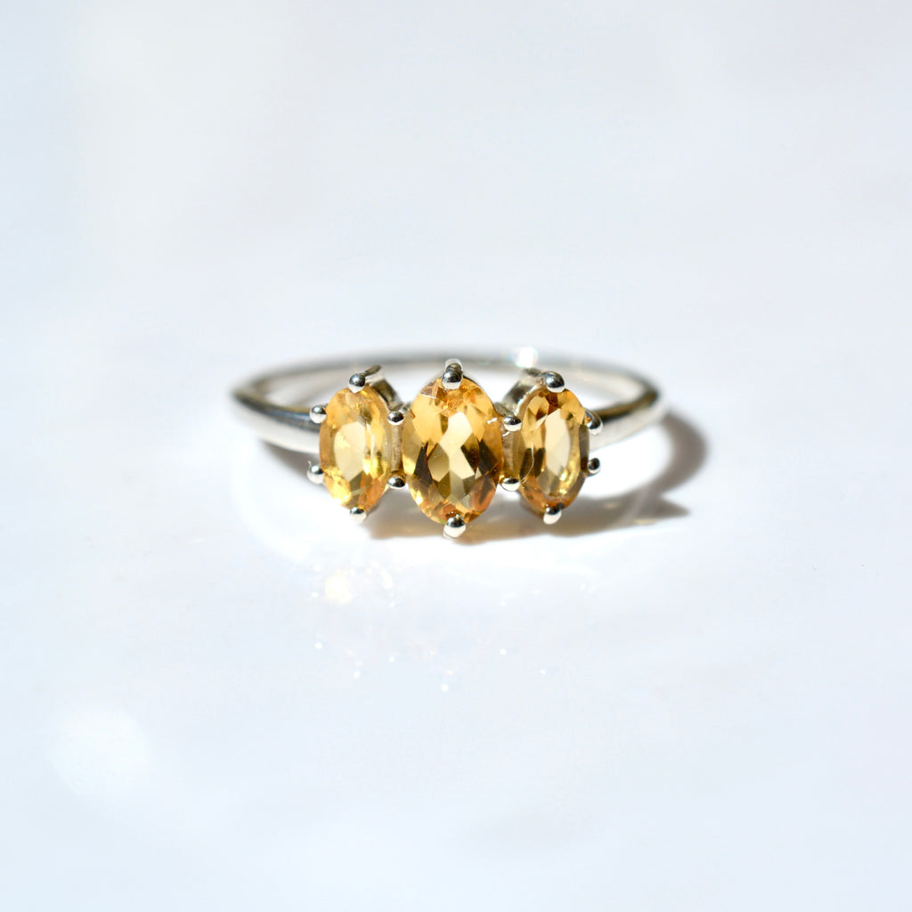 Dainty Cluster Ring