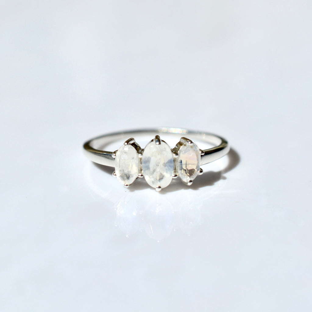 Dainty Cluster Ring