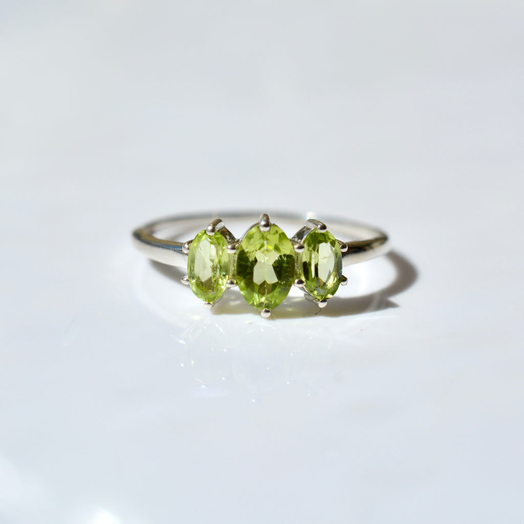 Dainty Cluster Ring