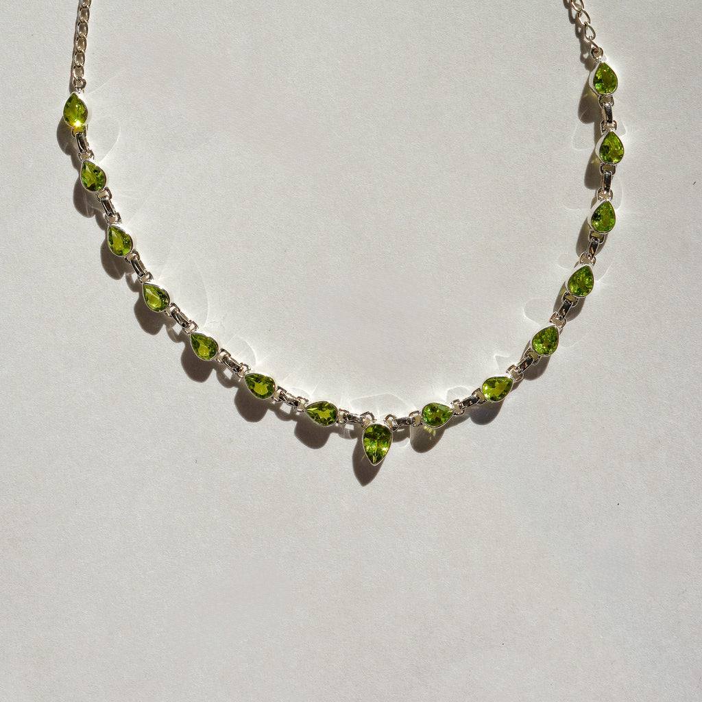 Luminous Stations Necklace – Peridot