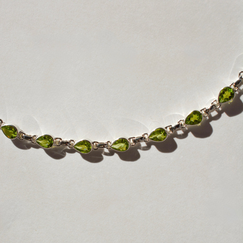 Luminous Stations Necklace - Peridot