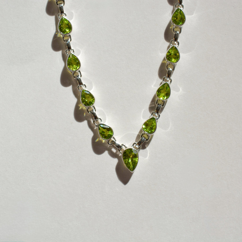 Luminous Stations Necklace – Peridot