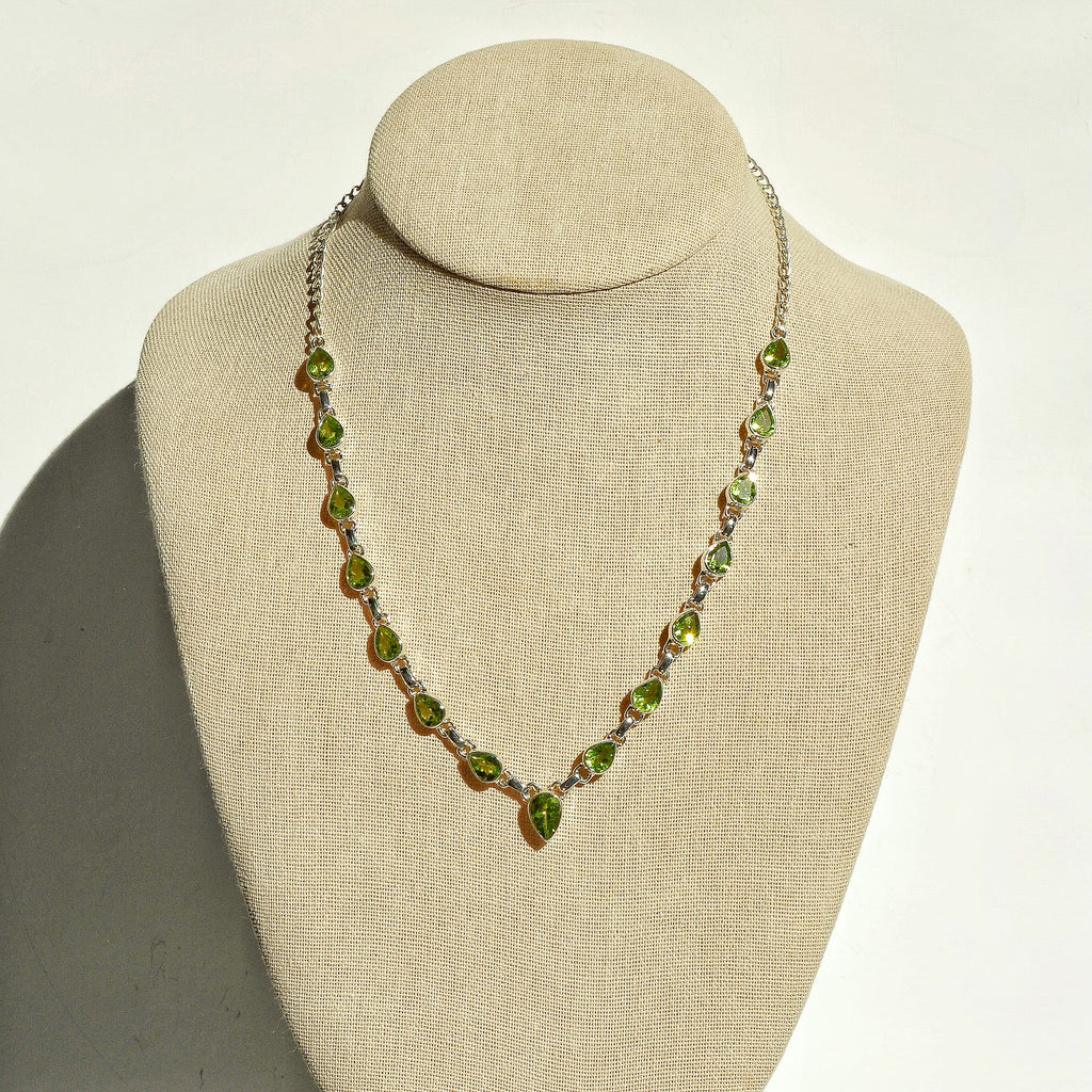 Luminous Stations Necklace – Peridot